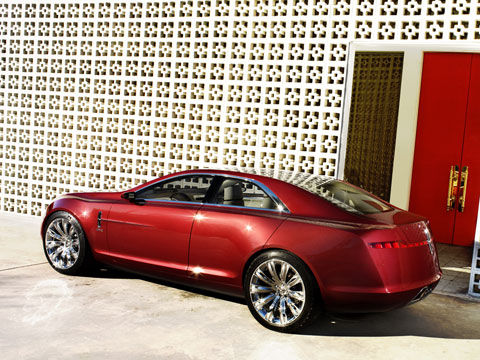 http://st.automobilemag.com/uploads/sites/11/2006/12/0701_z-2007_lincoln_mkr_concept-15.jpg