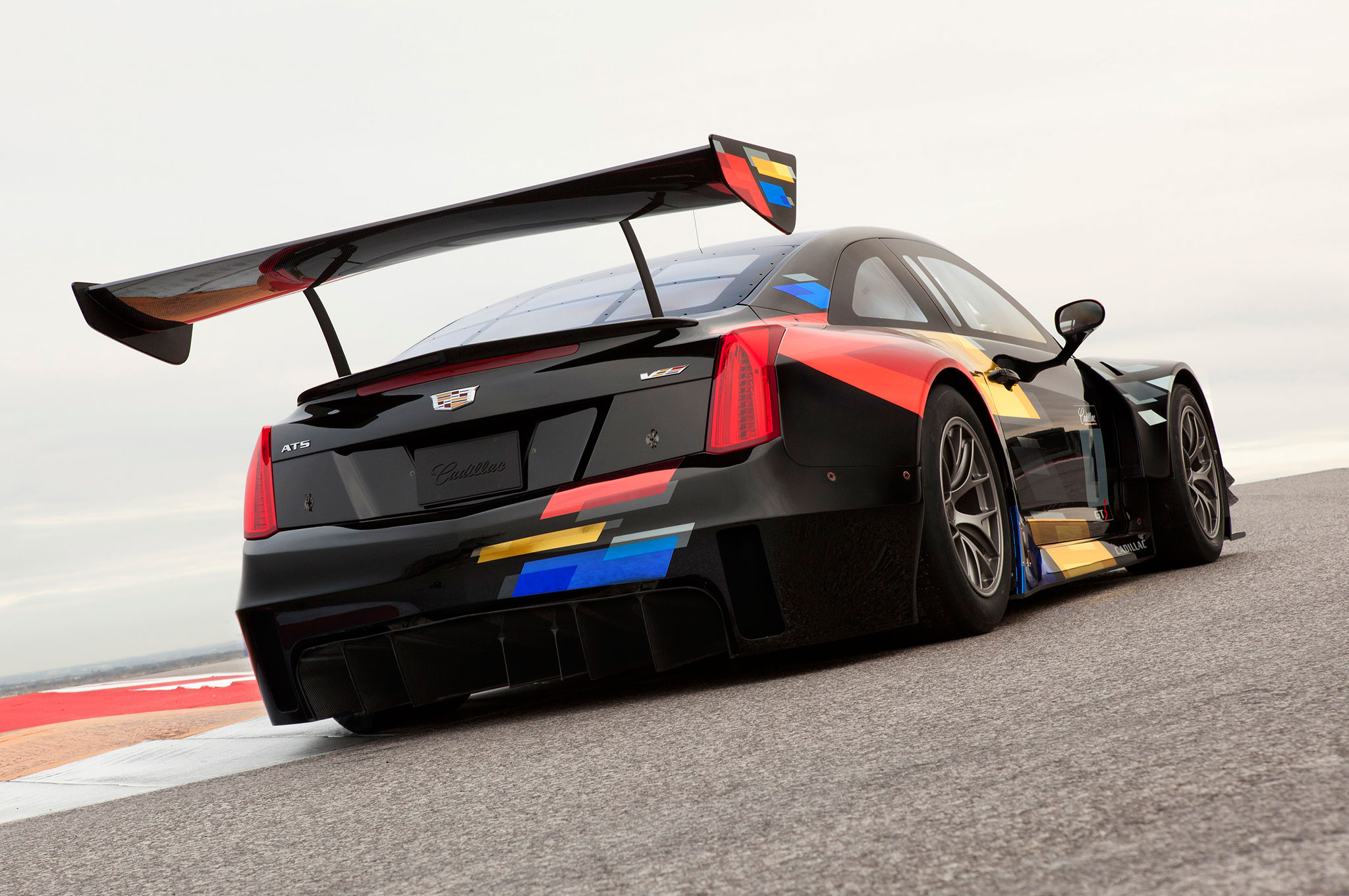 Cadillac Reveals 2016 Ats V R Racing Car