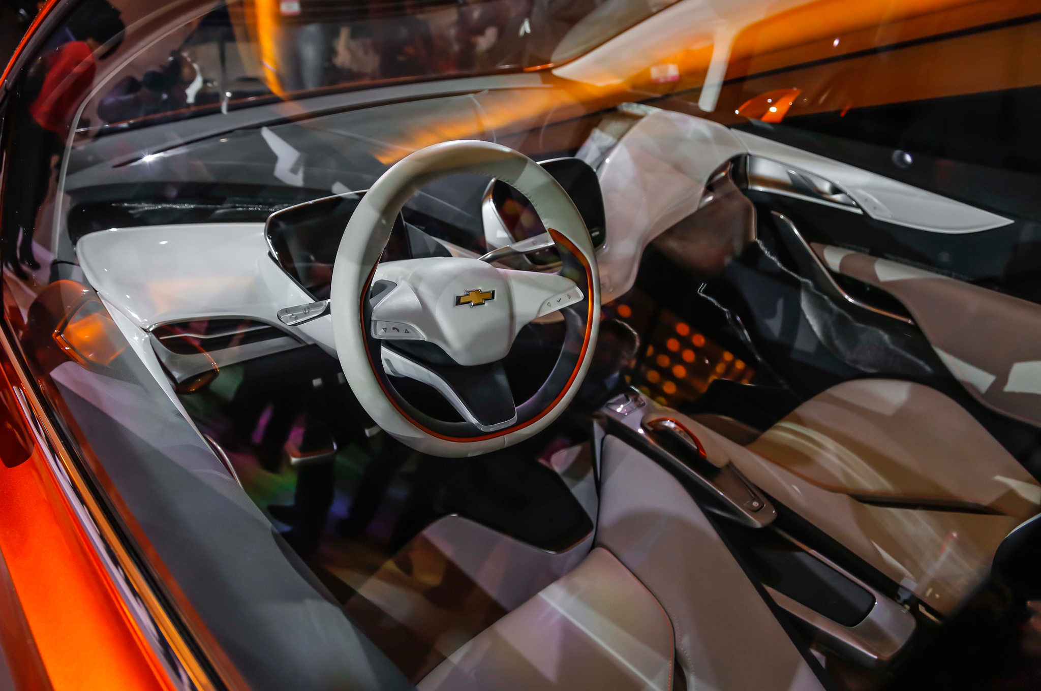 2015 Chevrolet Bolt Concept Previews Full Electric Hatchback