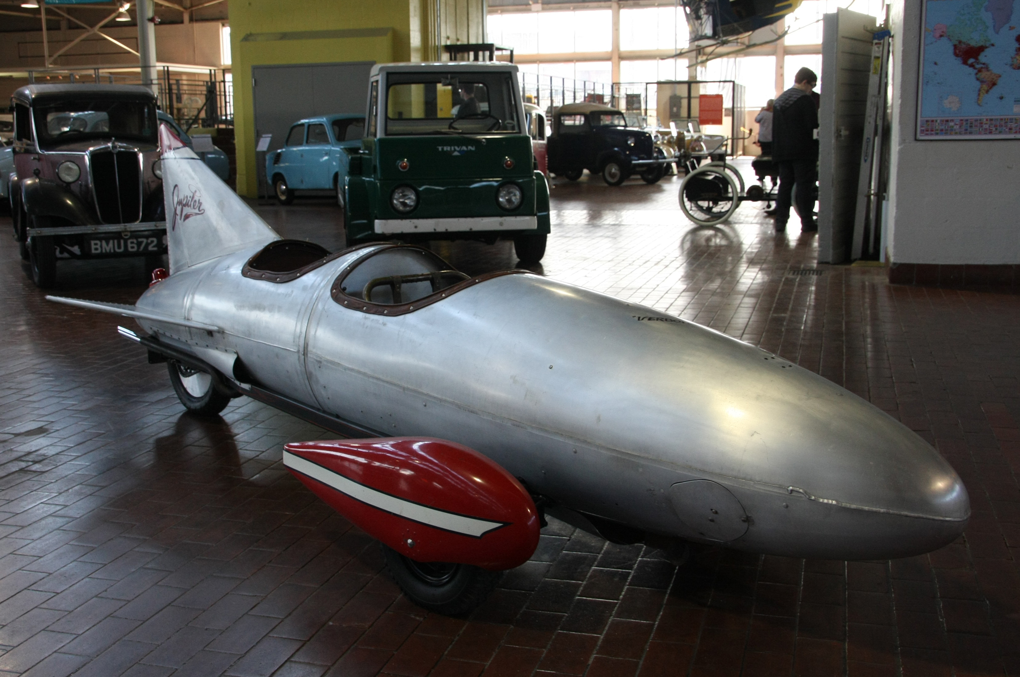 1961-Von-Dutch-Rocket-Car-front-three-qu