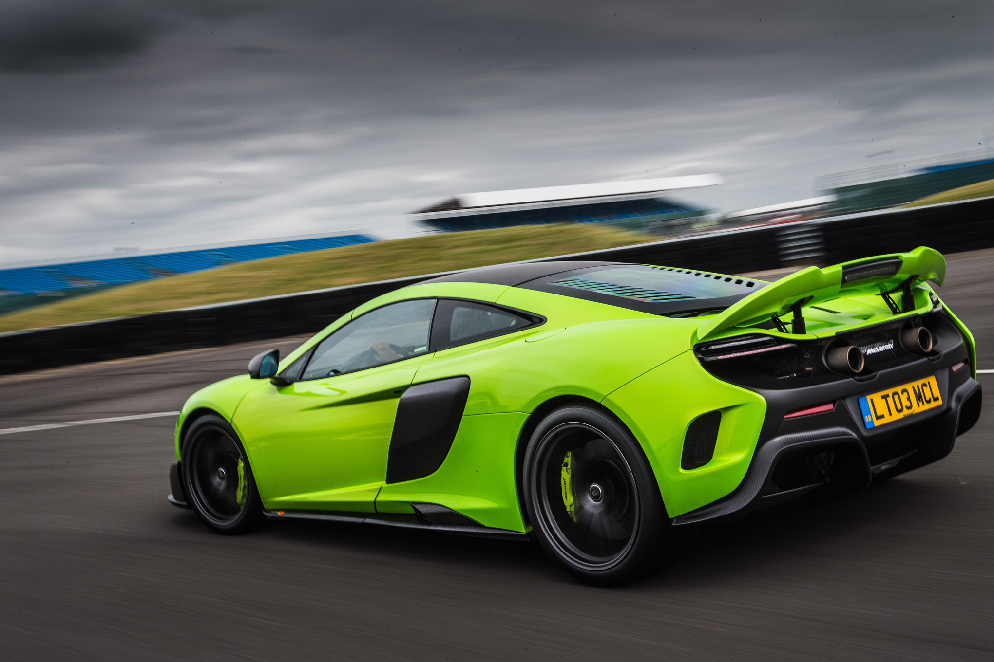 http://st.automobilemag.com/uploads/sites/11/2015/07/2016-Mclaren-675LT-rear-three-quarter-in-motion-02.jpg