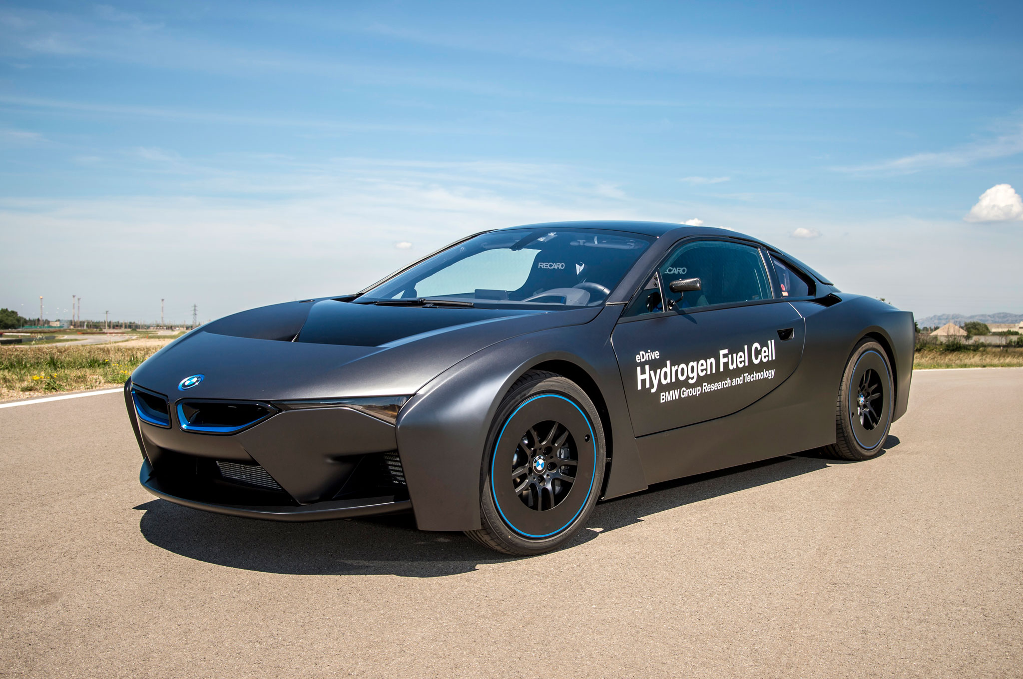 BMW i8, 5 Series GT Hydrogen Fuel Cell Prototypes Revealed