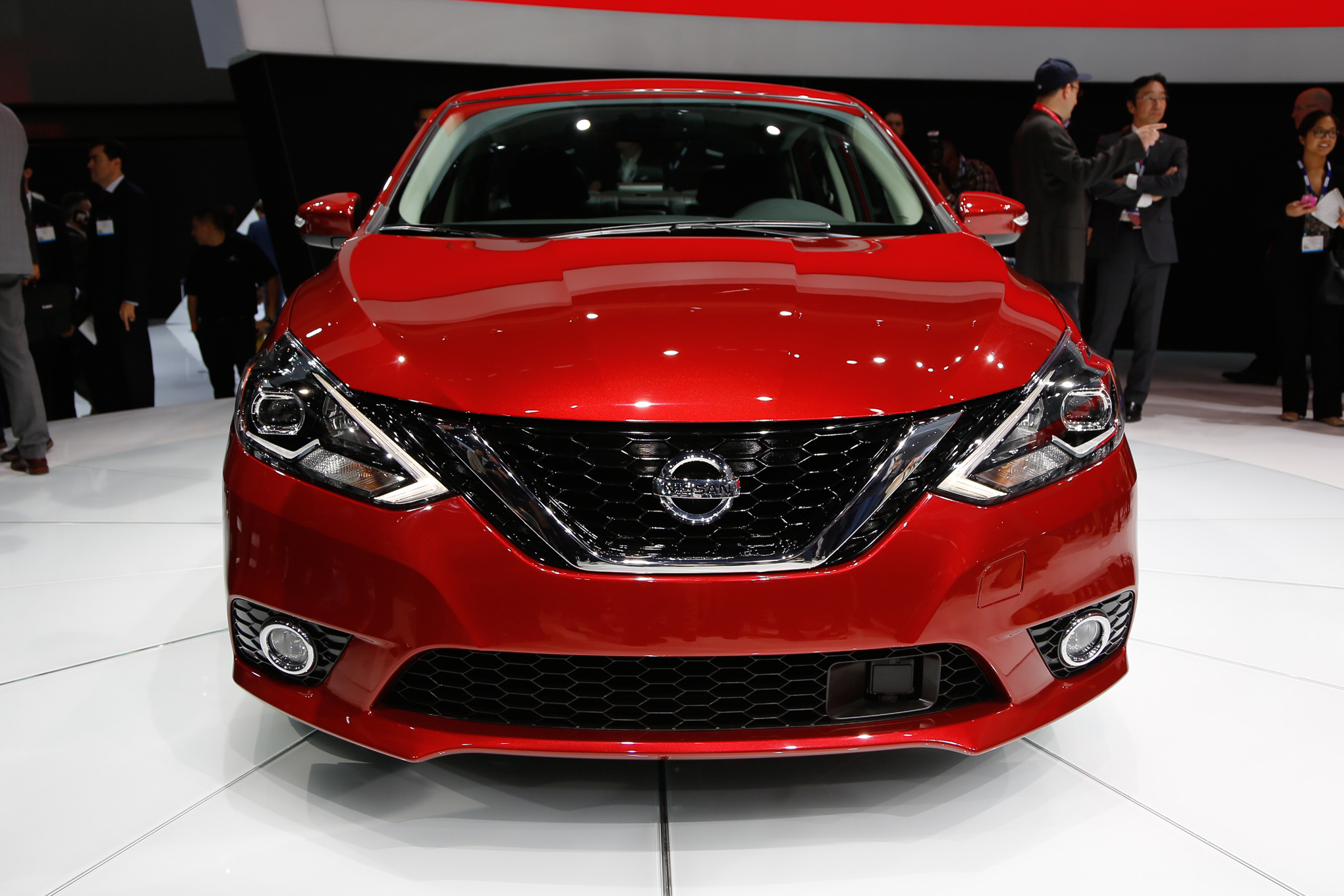 2016 Nissan Sentra Refreshed, Looks More like Altima and ... 2016 Nissan Sentra Refreshed, Looks More like Altima and ...