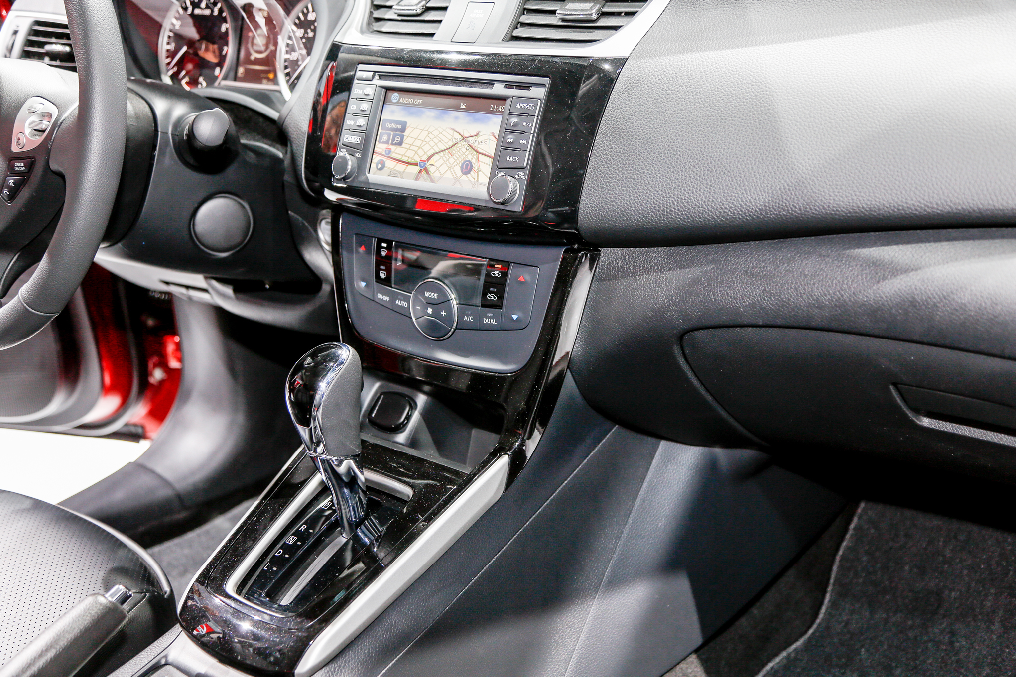 2016 Nissan Sentra Refreshed, Looks More like Altima and ... 2016 Nissan Sentra Refreshed, Looks More like Altima and ...