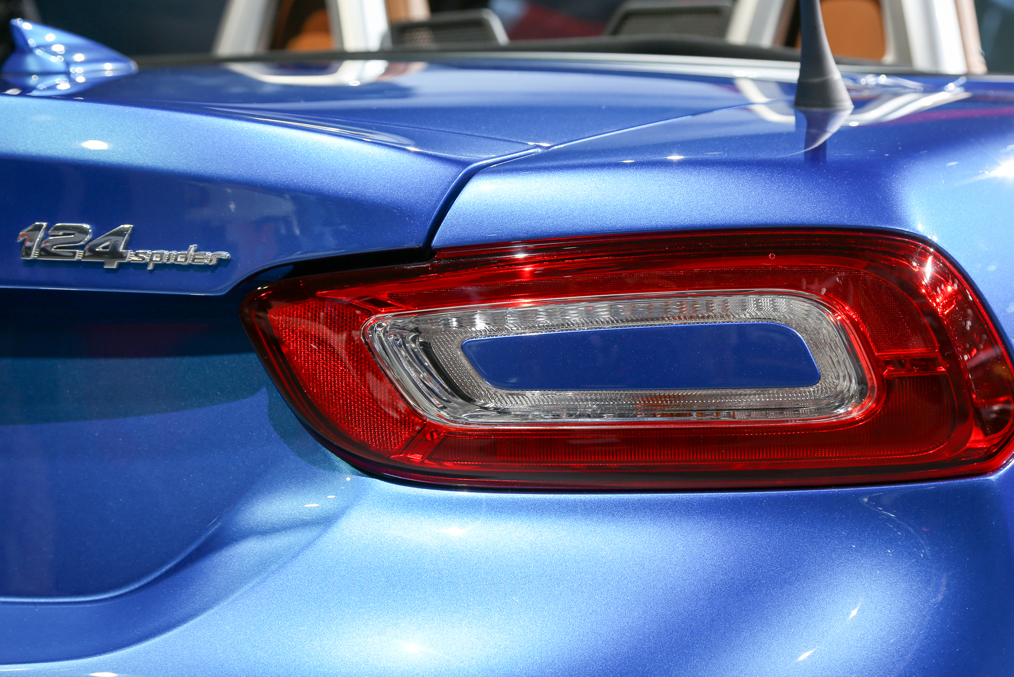 Risultati immagini per fiat 124 spider rear light