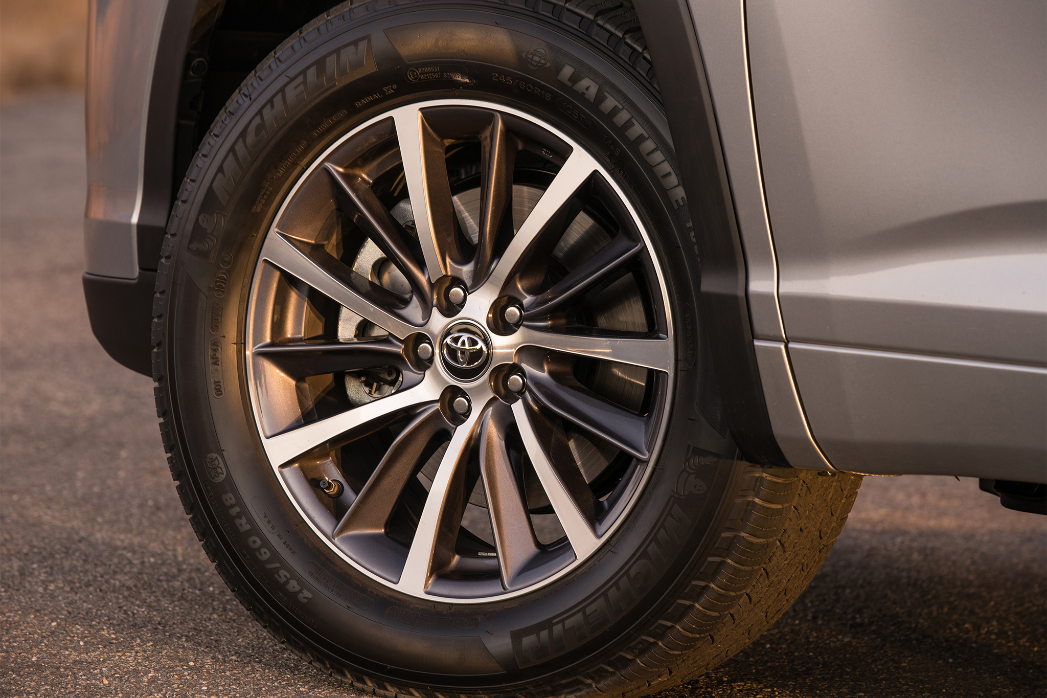 2017 Toyota Highlander Receives Updates for the High Road Automobile