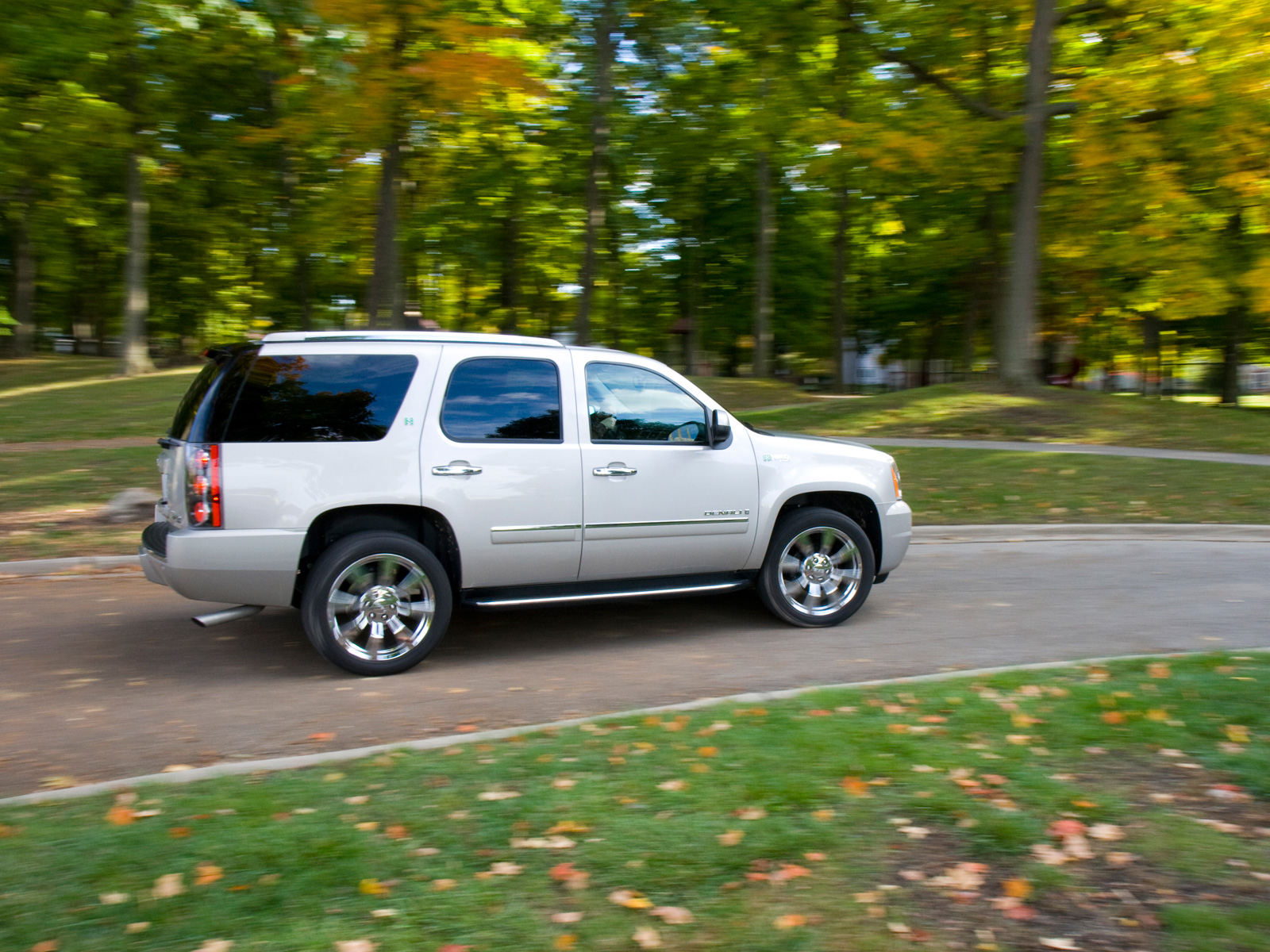 2009 Gmc Yukon Denali Hybrid Luxury Suv Review Show More Green Machinery Denali