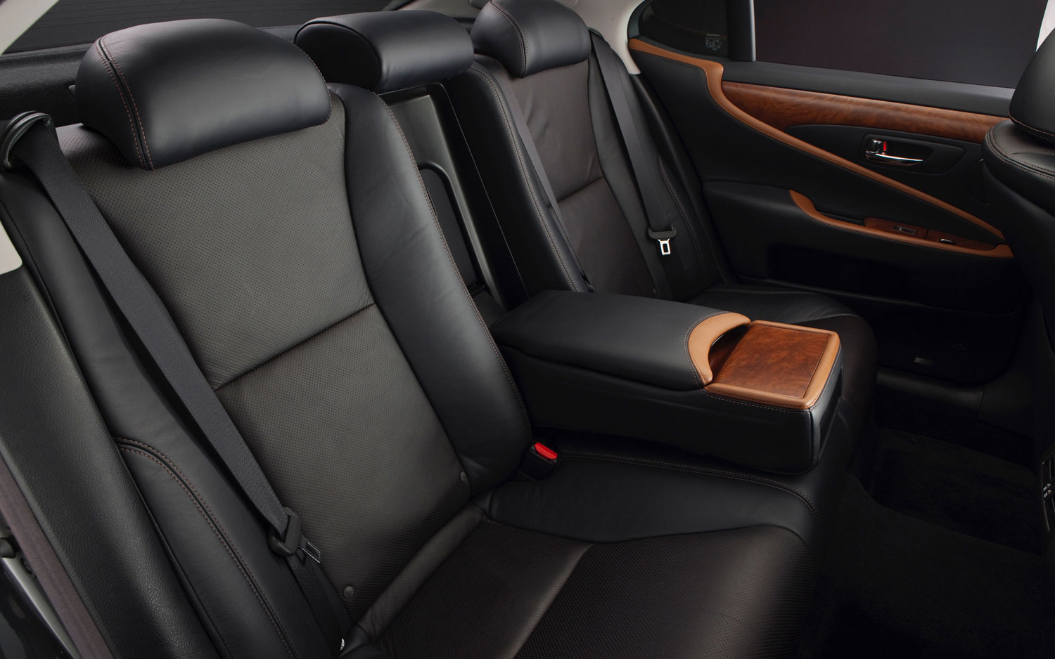 Lexus Launches 2011 LS460 Touring Edition Model