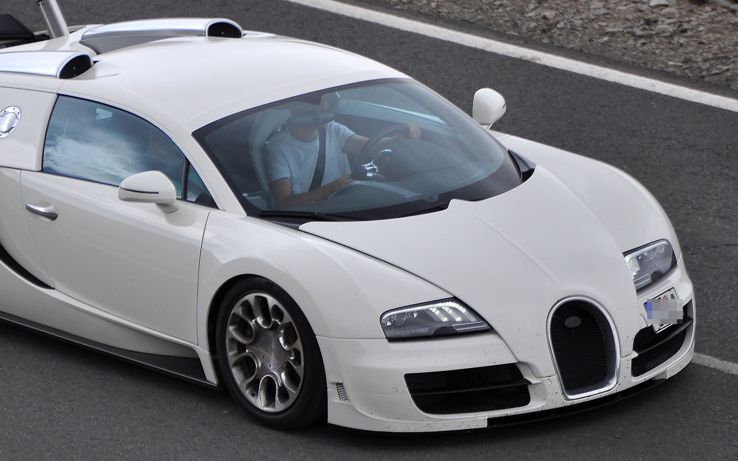 Spied Bugatti Testing Veyron Prototype Without Camouflage