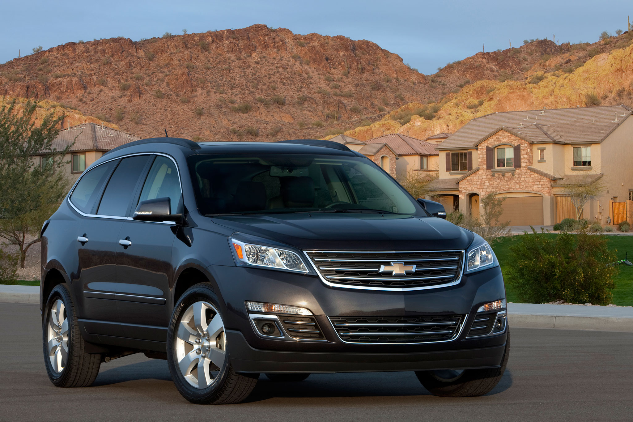 Recalls Gm Trucks And Suvs Chevrolet Spark Srt Viper Photo Gallery 2017 Chevrolet Traverse Ltz Front View