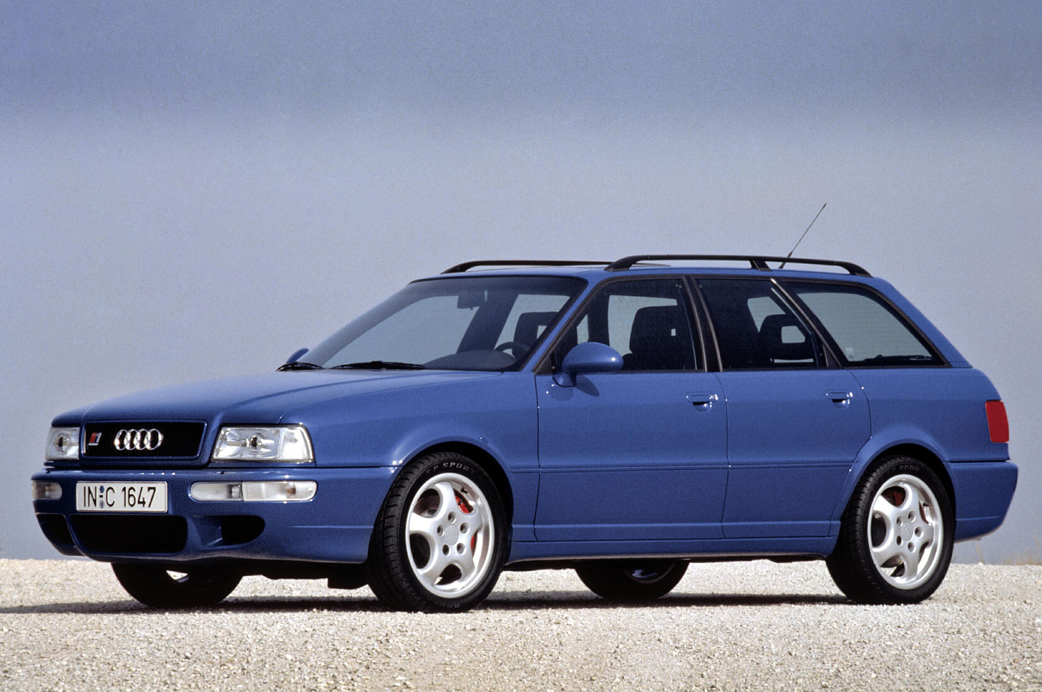 1993 Audi Avant RS2 Front Three Quarter View 2