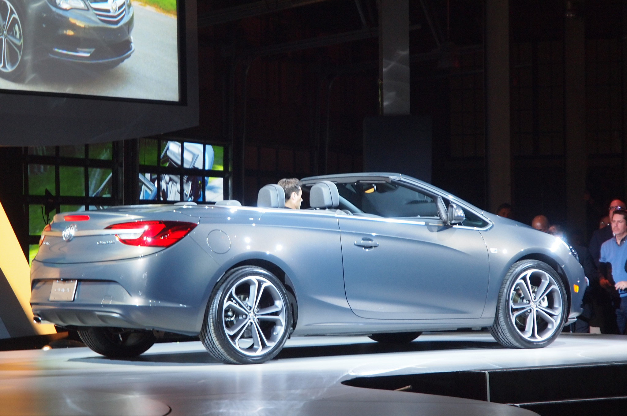 2016 Buick Cascada Convertible Revealed At Detroit Auto Show 1 32