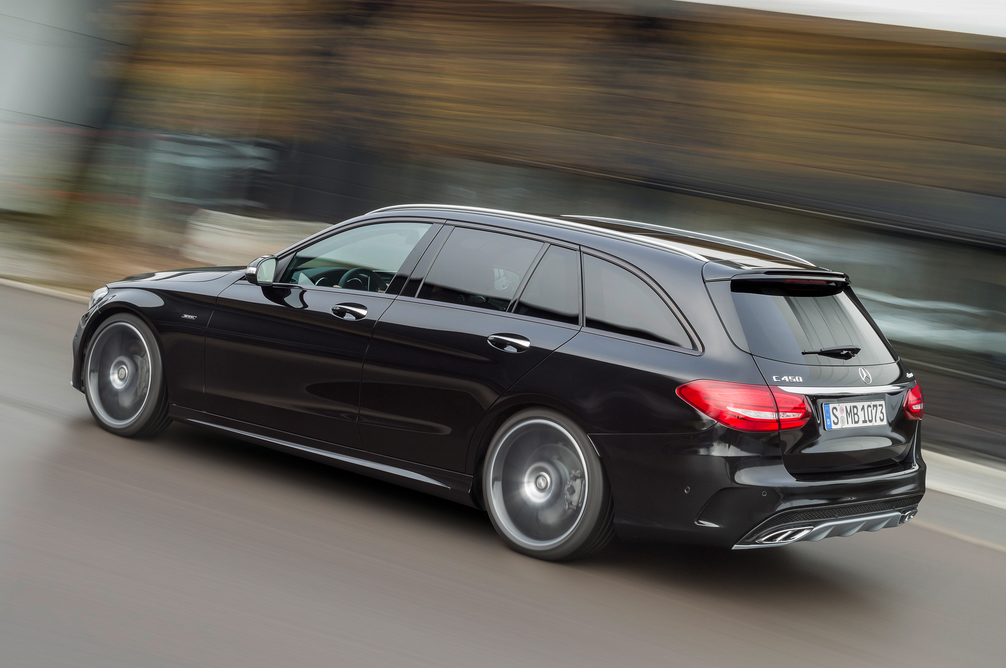 https://st.automobilemag.com/uploads/sites/11/2015/01/2016-Mercedes-Benz-C450-AMG-4Matic-wagon-rear-motion-view.jpg