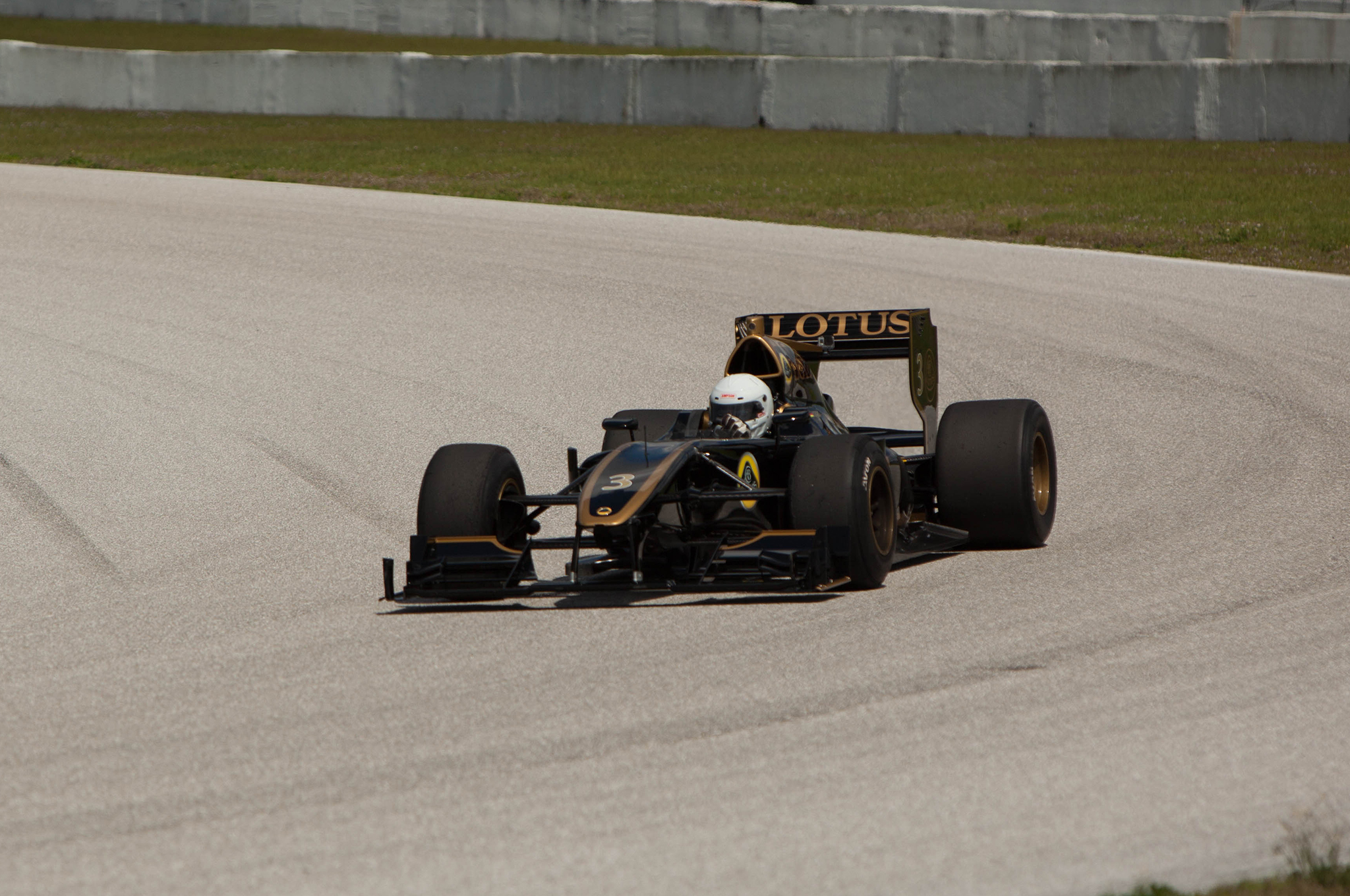 Lotus t 125