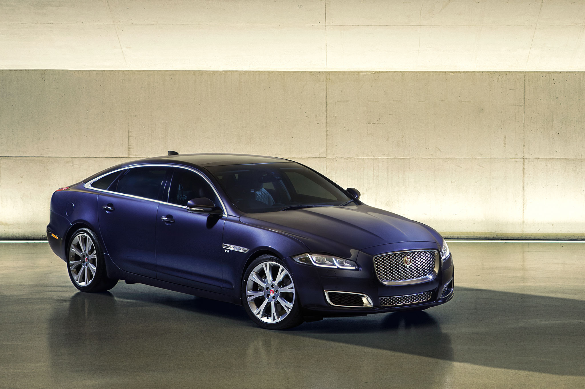 2016 Jaguar Xj Features New Look More Technology