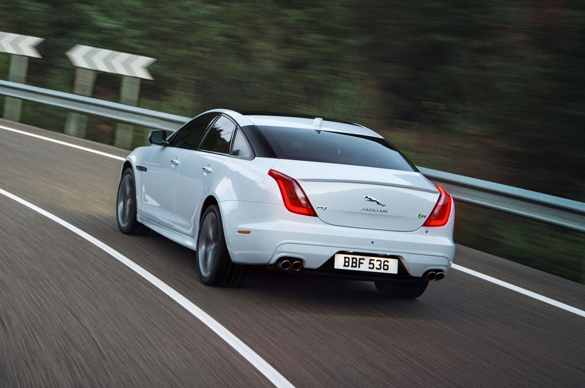 2016 Jaguar Xj Features New Look More Technology Conner Golden