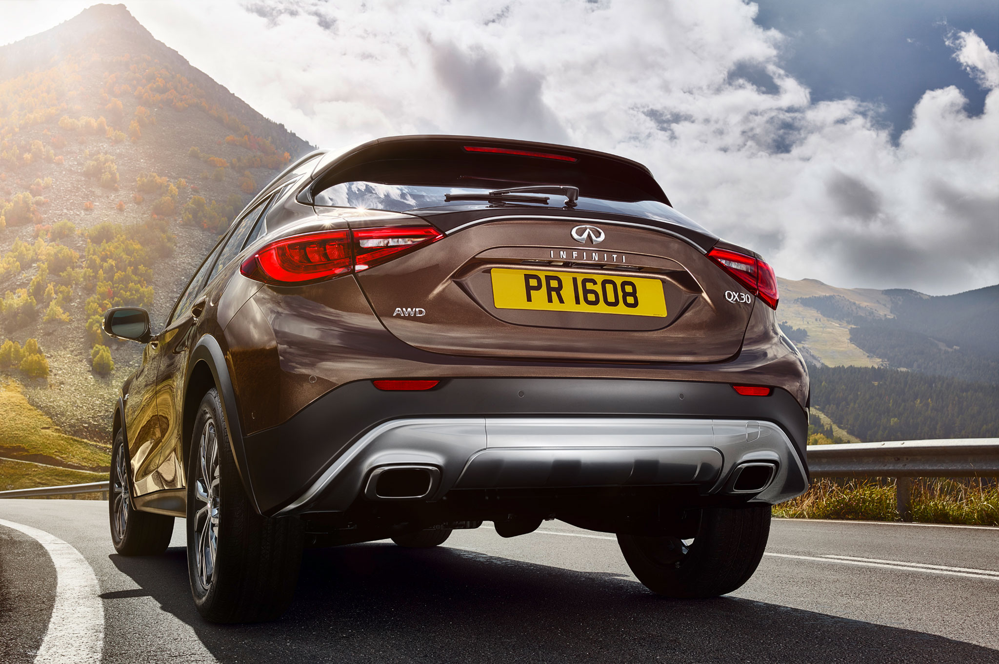 2017 Infiniti Qx30 Luxury Crossover Debuts At L A Auto Show Show More