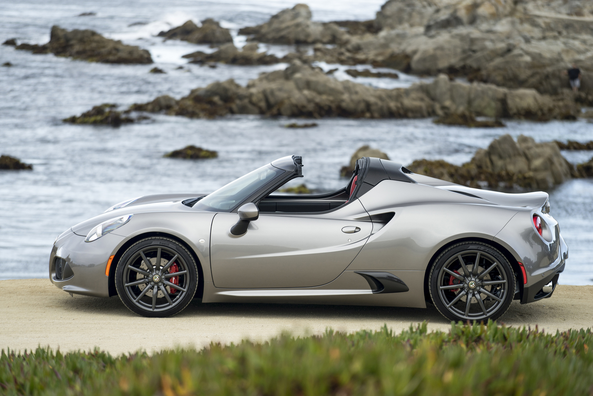 2016 Alfa Romeo 4c Gets More Carbon Fiber Optional