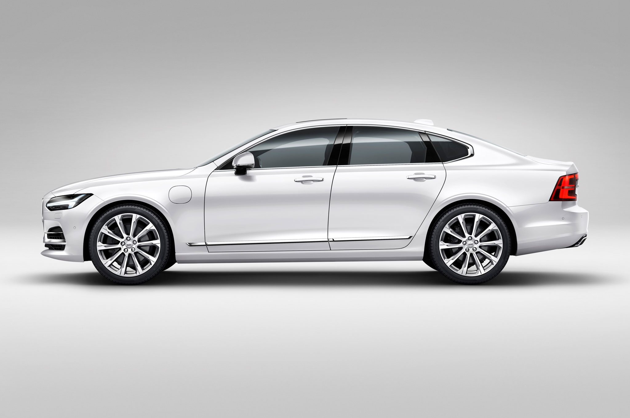 2017 Volvo S90 Luxury Sedan Fully Revealed With Xc90 Inspired Design Show More