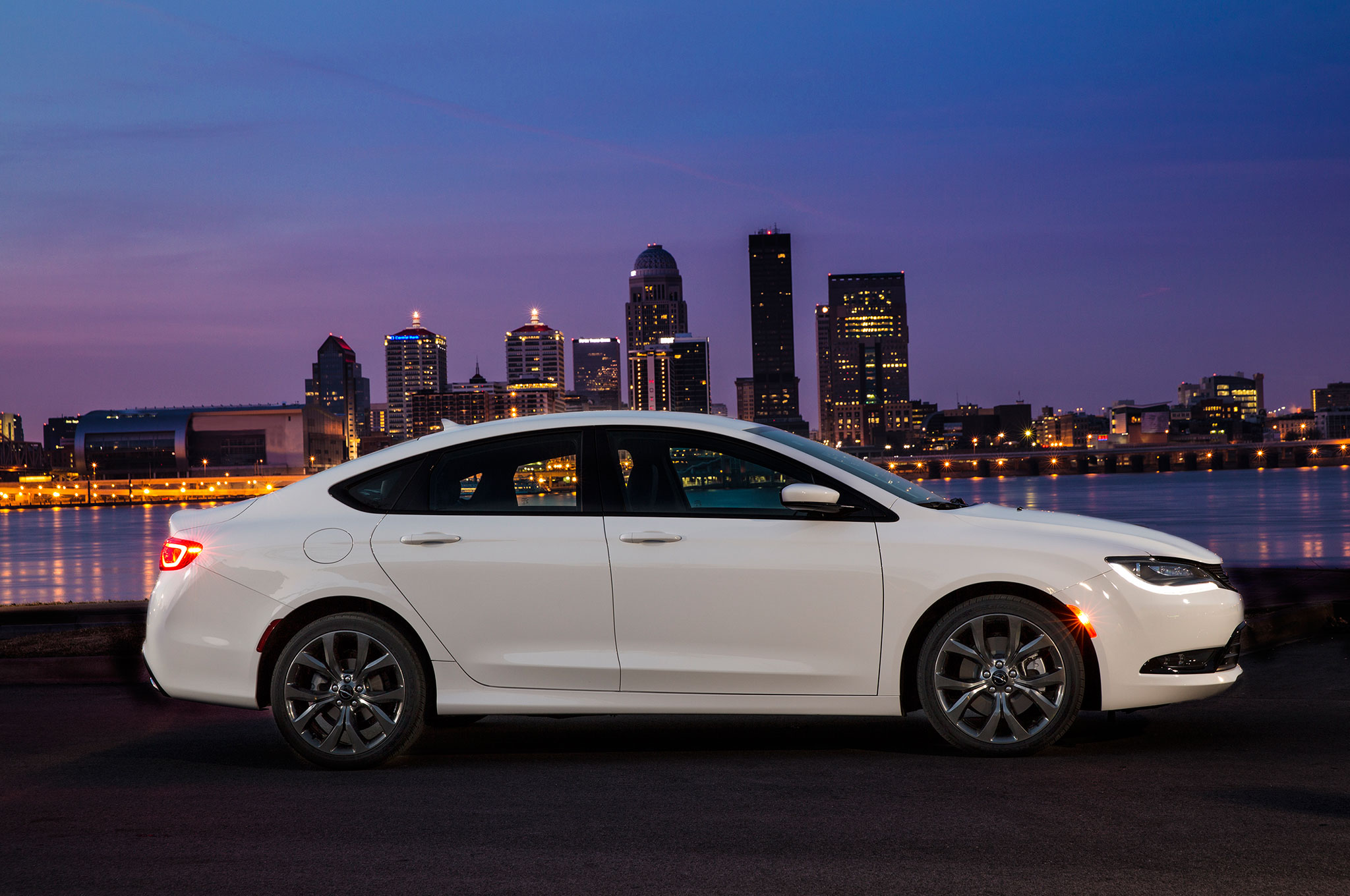 2016 Chrysler 200C Review