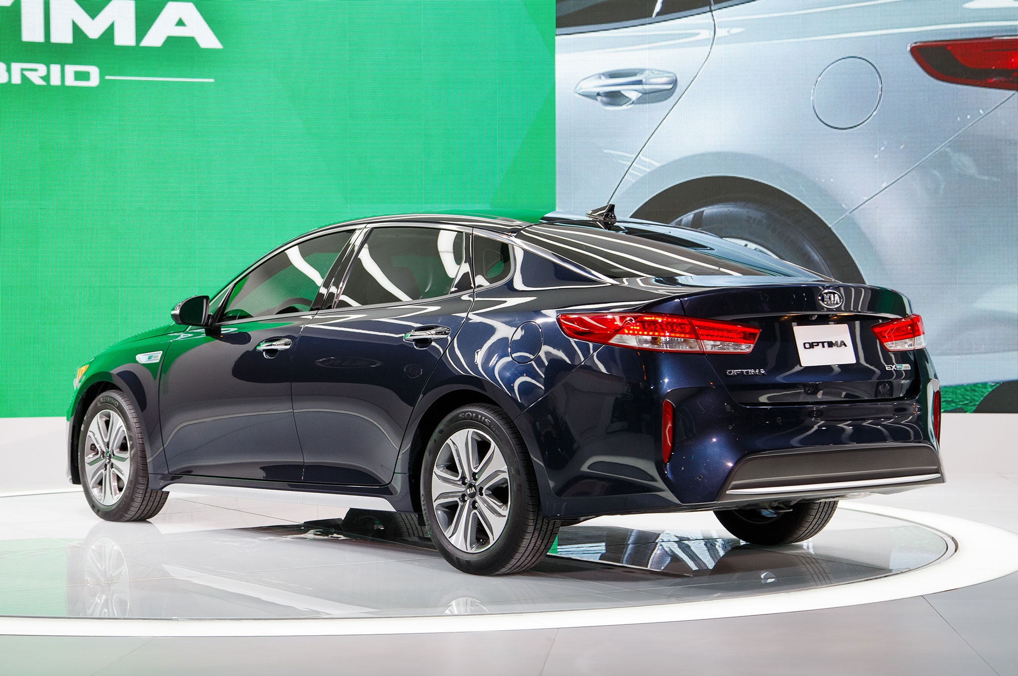 2017 Kia Optima Hybrid Brings Improved Efficiency New Plug In Model Show More