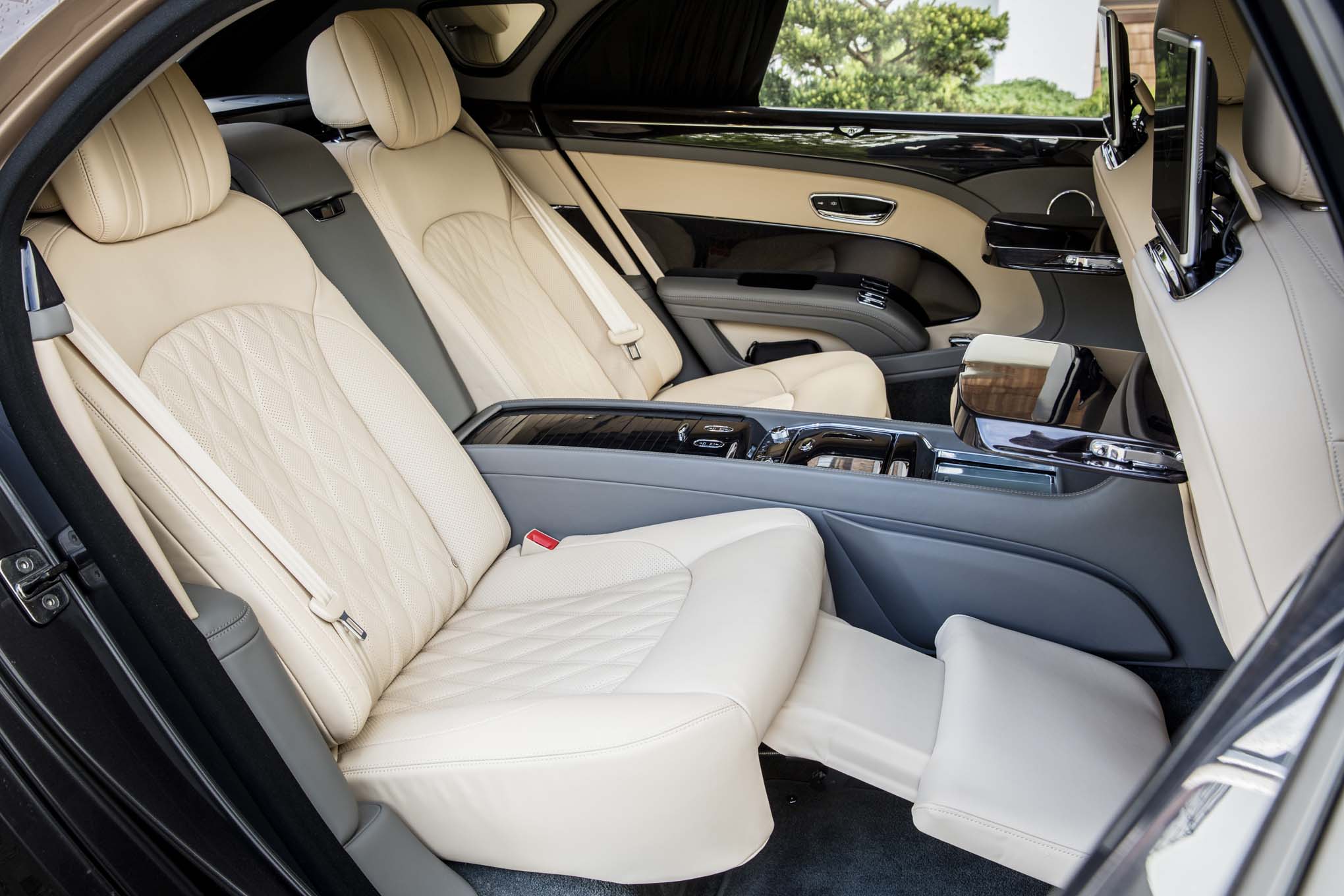 The Bentley Mulsanne Is Going Electric Says Report