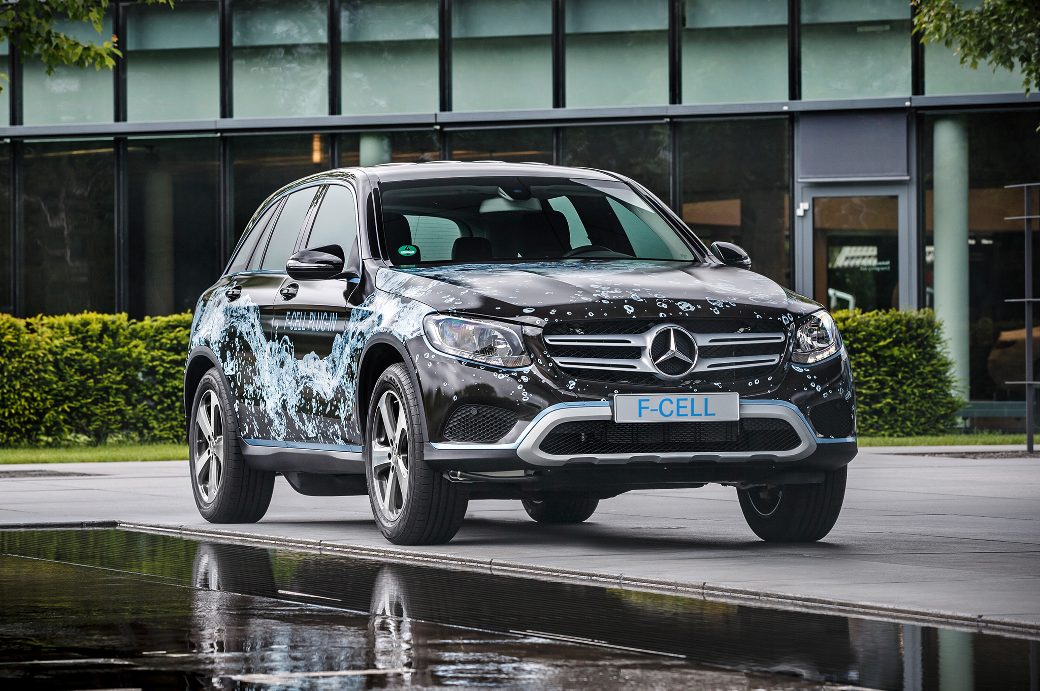 Mercedes-Benz GLC F-Cell Mixes Hydrogen and Plug-In Hybrid Tech ... Mercedes-Benz GLC F-Cell Mixes Hydrogen and Plug-In Hybrid Tech ...