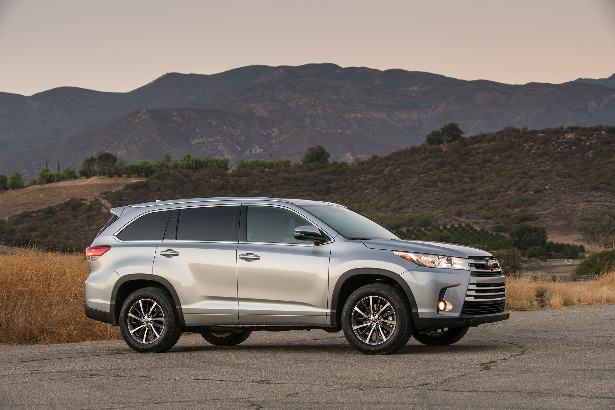 2017 Toyota Highlander Receives Updates For The High Road Show More
