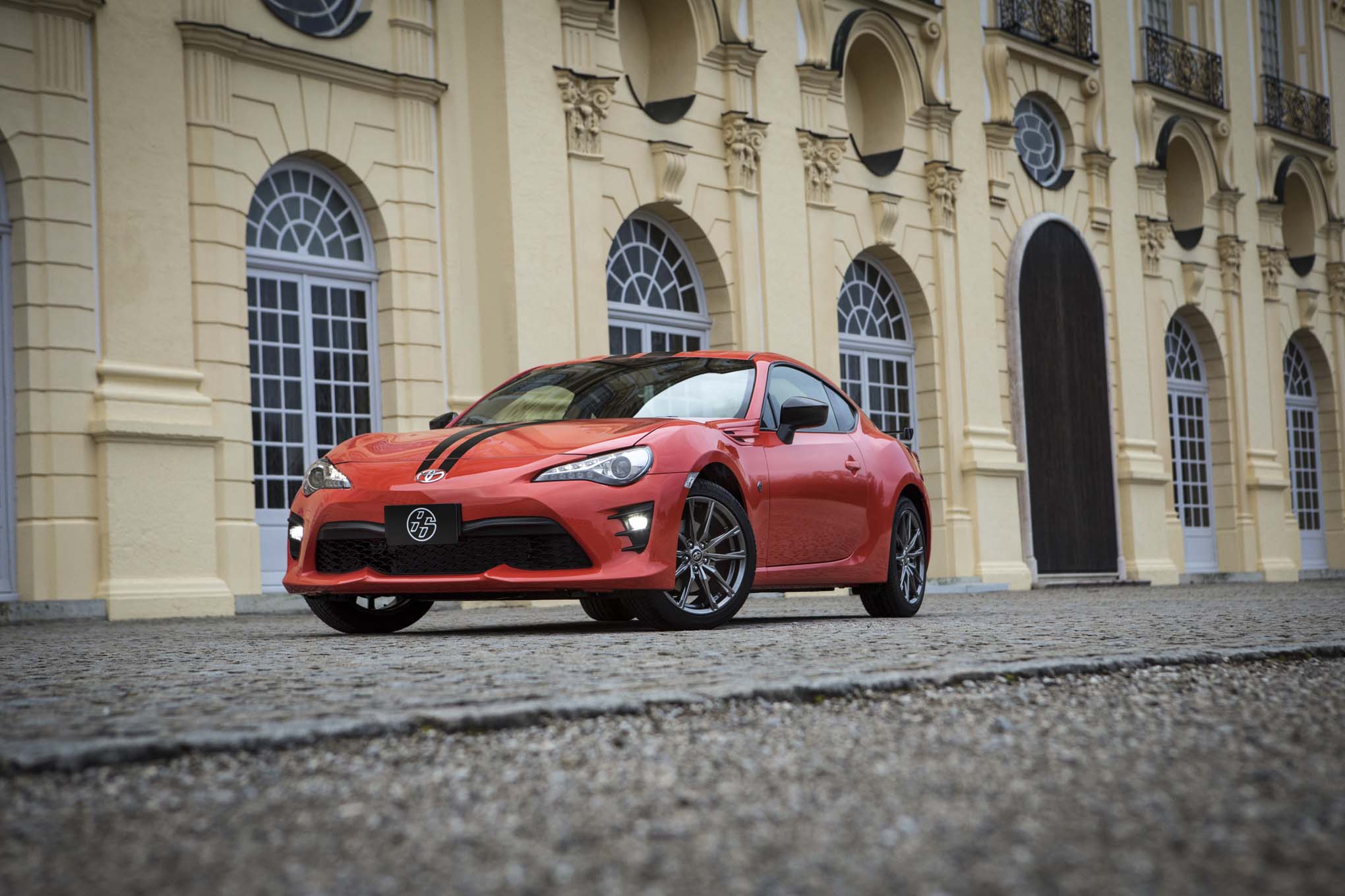 2017 Toyota 86 860 Special Edition front three quarter 1 2017 Toyota 86 860 Special Edition front three quarter 1