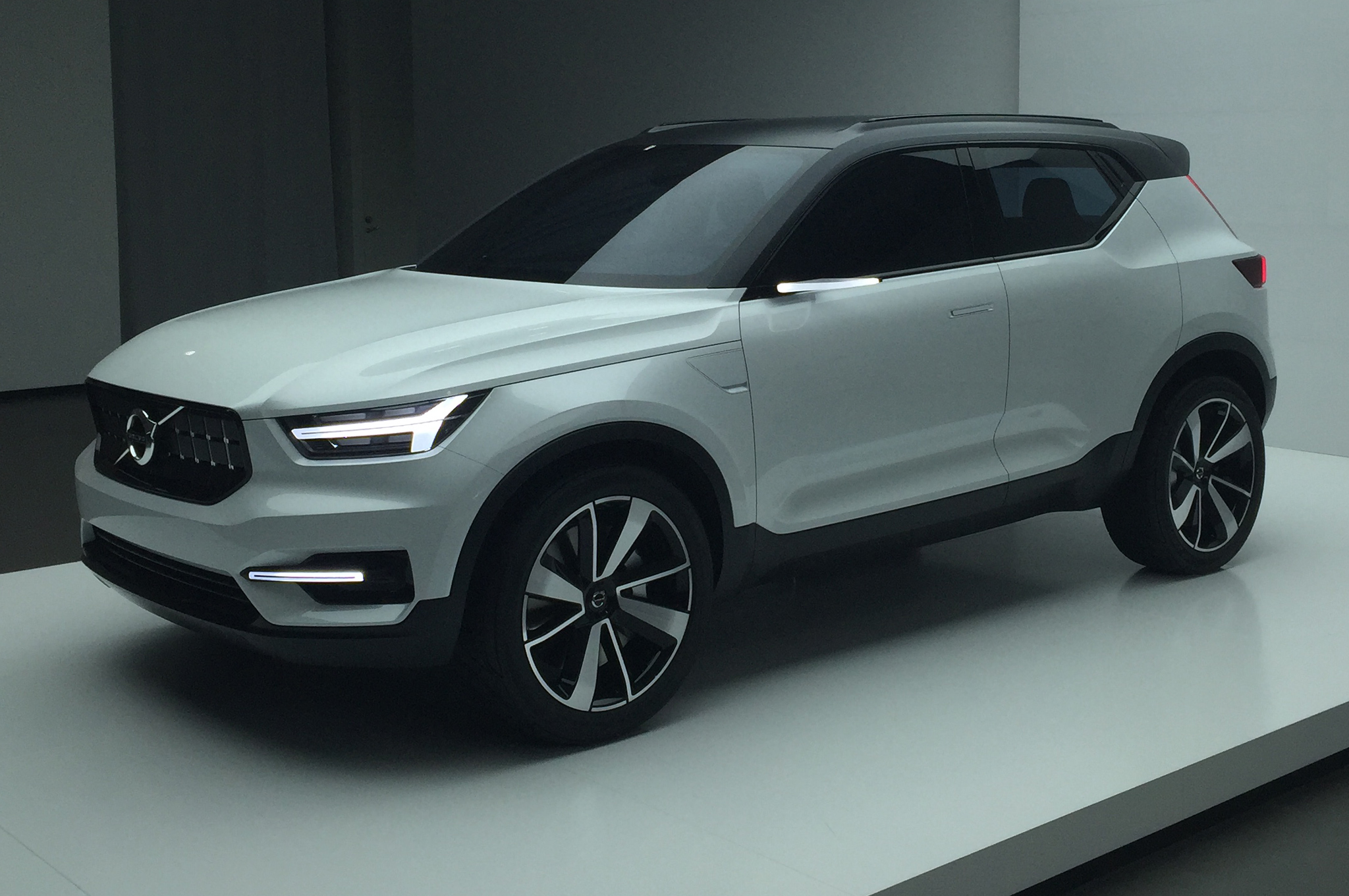 First Volvo EV Will Have at Least 250 Miles of Range Automobile Magazine