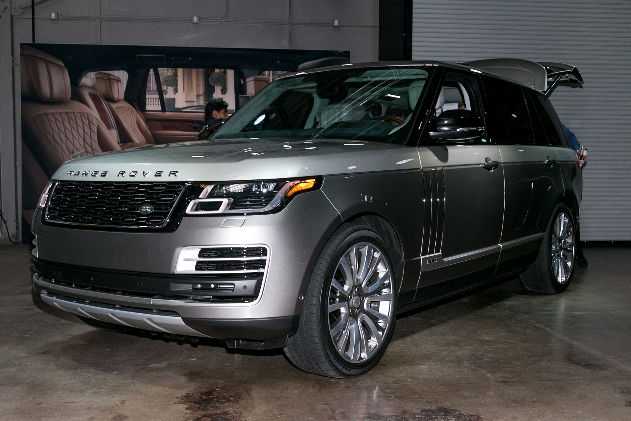 Land Rover Shows Off Updated 2018 Range Rover Svautobiography