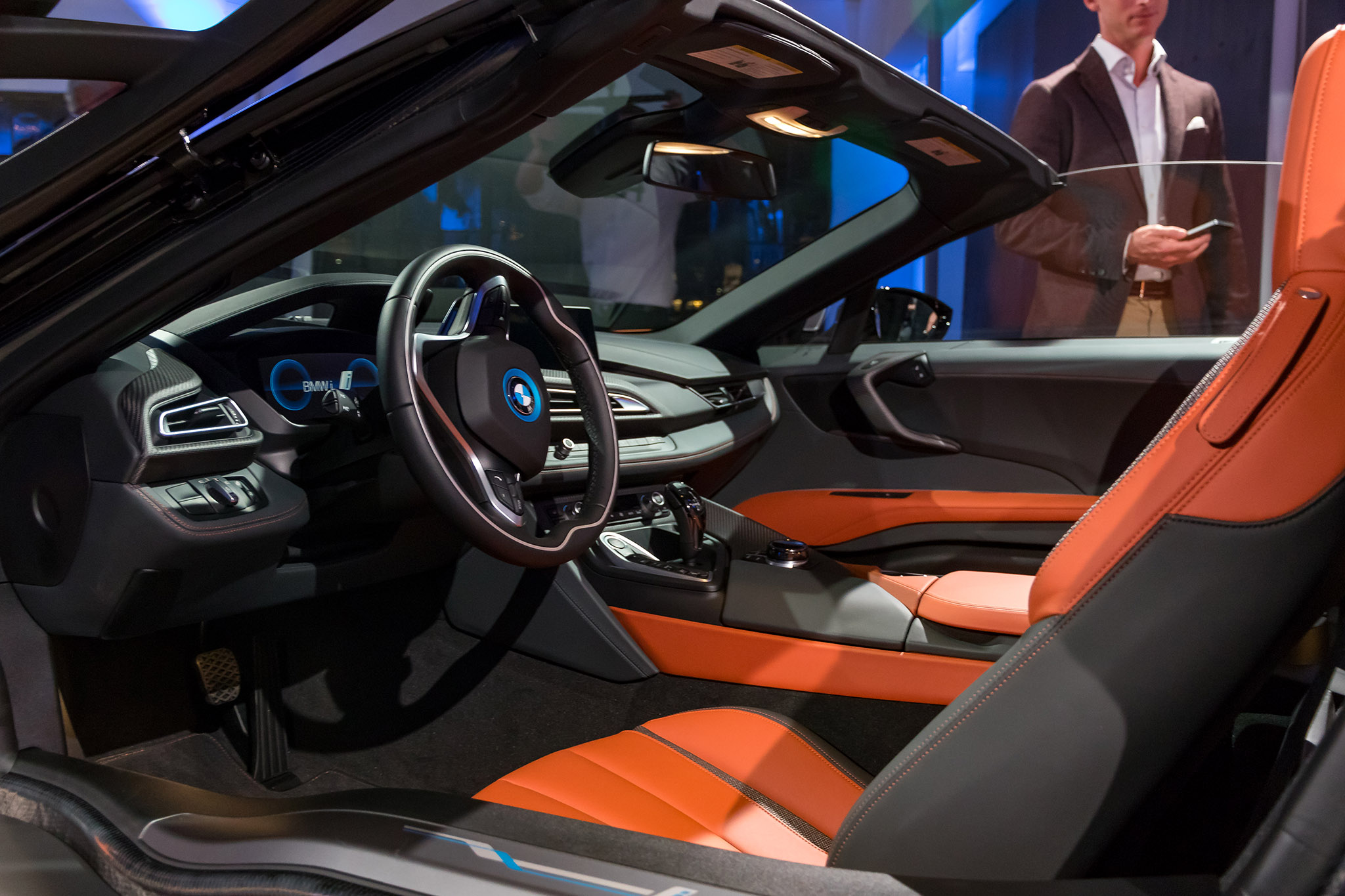 2019 BMW i8 Roadster Arrives Alongside Updated Coupe ...