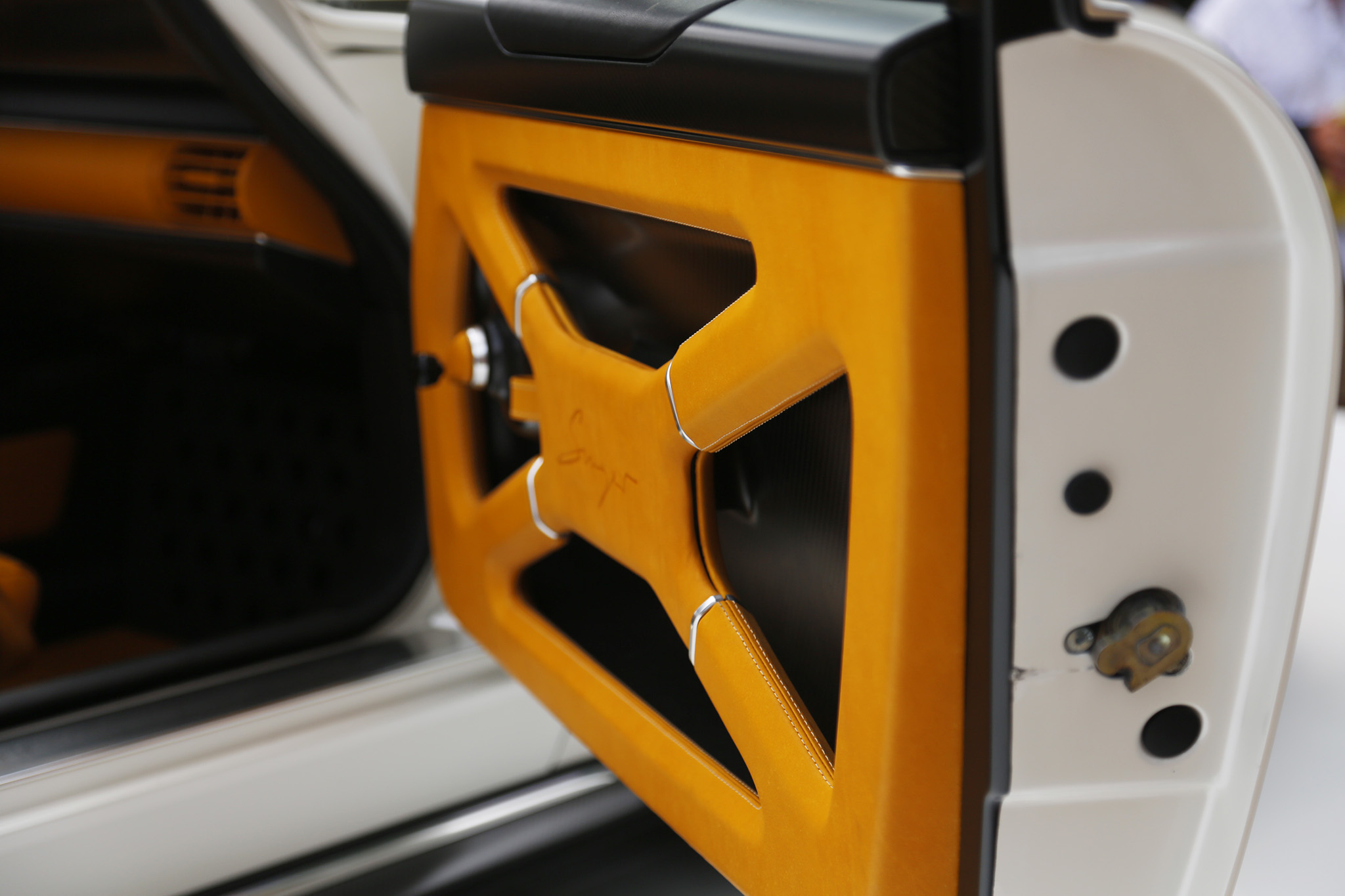 Up Close And Personal With The New Singer DLS At Goodwood Automobile 