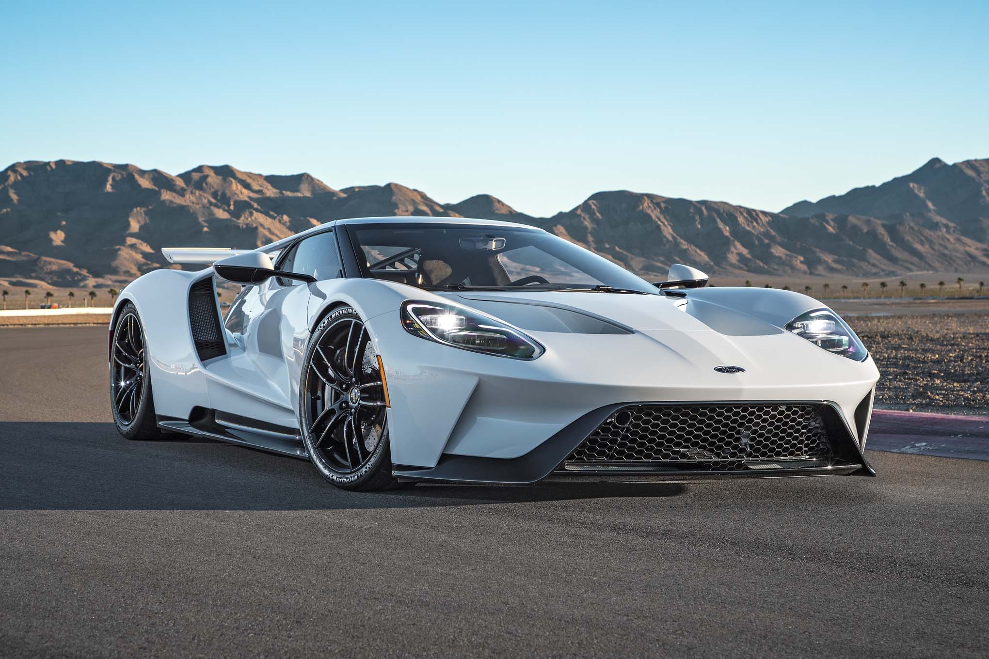 Ford Gt 2017 Price >> 2017 Ford Gt Has A Fancy Digital Gauge Cluster Motortrend Ford Gt 2017 Price >> 2017 Ford Gt Has A Fancy Digital Gauge Cluster Motortrend